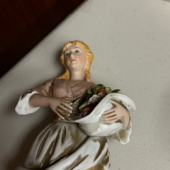 Vintage Homco Porcelain Large figurine Victorian Girl With Goose and fruits - Picture 13 of 13